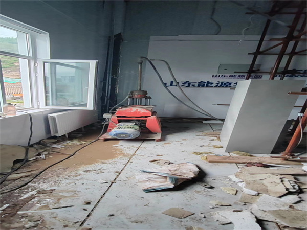 梁河地基基础下沉墙体裂缝加固注浆顶升施工